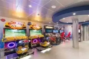 Salle de jeux vidéos.