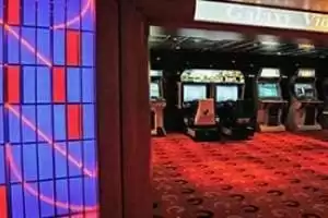 Salle de jeux d'arcades