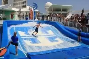 Simulateur de surf Flowrider