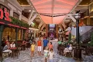 Fêtes et défilés sur la Royal Promenade